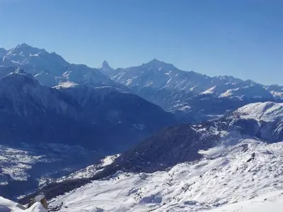 Ein allgemeiner Bergblick oder ein Berglick von der Ferienwohnung aus