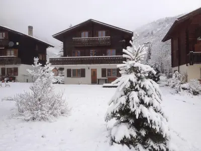 Apartment in Fieschertal with Swiss Alps Views im Winter