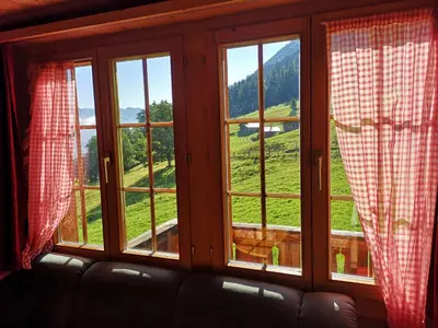 Ein allgemeiner Bergblick oder ein Berglick von der Ferienwohnung aus