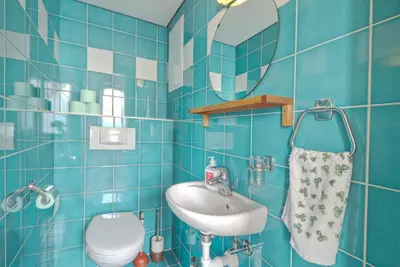 Ein Badezimmer in der Unterkunft Duplex de charme au cœur de la vieille ville de Sion