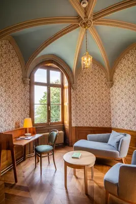 Ein Sitzbereich in der Unterkunft Schloss Schadau - Swiss Historic Hotel