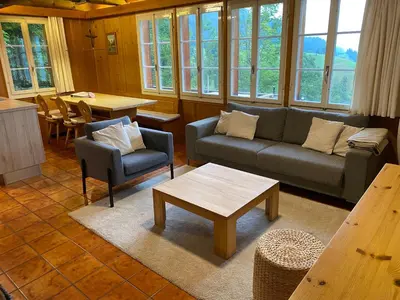 Ein Sitzbereich in der Unterkunft Chalet - Haus Ahorn Ost