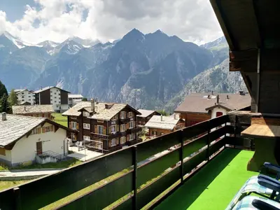 Ein allgemeiner Bergblick oder ein Berglick von der Ferienwohnung aus