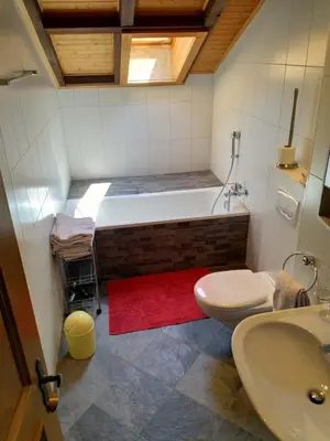 Ein Badezimmer in der Unterkunft Haus Azurit Dachwohnung Nr.30