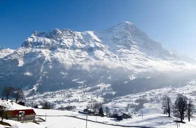 Ein allgemeiner Bergblick oder ein Berglick von der Ferienwohnung aus