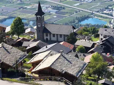 Ein allgemeiner Blick auf Veysonnaz oder ein Stadtblick von der Villa aus