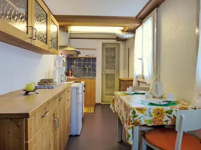 Küche/Küchenzeile in der Unterkunft Apartment Chalet Chilchboden by Interhome