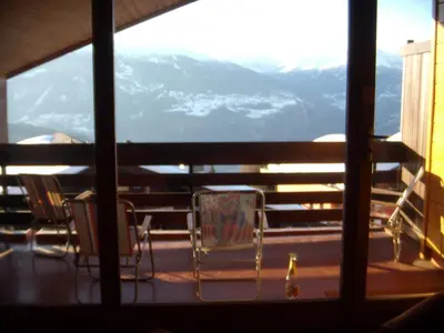 Ein allgemeiner Bergblick oder ein Berglick von der Ferienwohnung aus