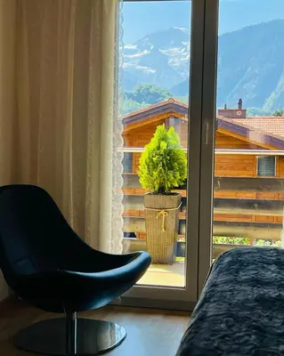Ein allgemeiner Bergblick oder ein Berglick von der Ferienwohnung aus