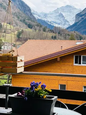 Ein allgemeiner Bergblick oder ein Berglick von der Ferienwohnung aus