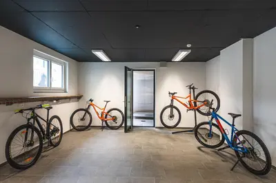 Radfahren an der Unterkunft Naco Aparthotel by Arca Spa oder in der Nähe
