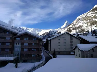 Ein allgemeiner Bergblick oder ein Berglick von der Ferienwohnung aus