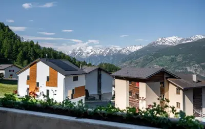 Ein allgemeiner Bergblick oder ein Berglick von der Ferienwohnung aus