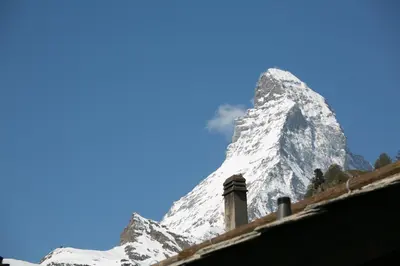 Ein allgemeiner Bergblick oder ein Berglick von der Ferienwohnung aus