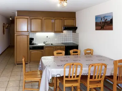 Küche/Küchenzeile in der Unterkunft Apartment Sérandes 9 by Interhome