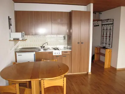 Küche/Küchenzeile in der Unterkunft Studio Résidence Dixence-10 by Interhome