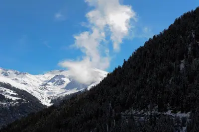 Ein allgemeiner Bergblick oder ein Berglick von der Ferienwohnung aus