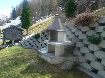 Ein Garten an der Unterkunft Chalet Piccolo by Interhome