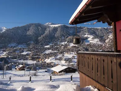 Ein allgemeiner Bergblick oder ein Berglick von der Ferienwohnung aus