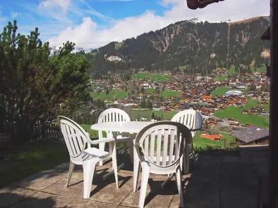 Ein allgemeiner Bergblick oder ein Berglick von der Ferienwohnung aus