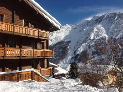 Ein allgemeiner Bergblick oder ein Berglick von der Ferienwohnung aus