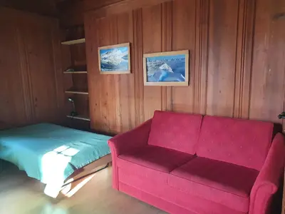 Ein Sitzbereich in der Unterkunft Traditional Swiss-Flat