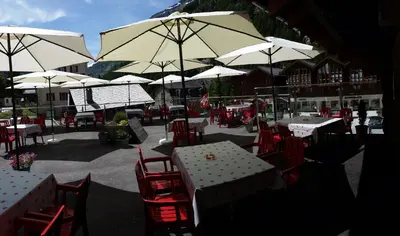 Ein Restaurant oder anderes Speiselokal in der Unterkunft Pension de la Poste