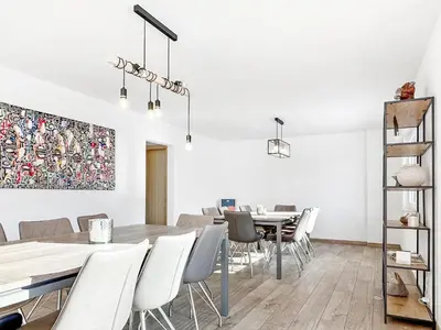 Ein Sitzbereich in der Unterkunft Chalet Familial Les Girolles aux portes d'Anzère