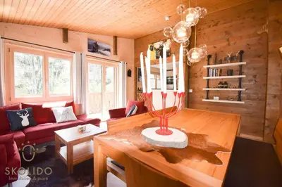 Ein Sitzbereich in der Unterkunft Ferienwohnung Chalet Tamalone, Mörel