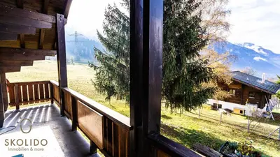 Ein allgemeiner Bergblick oder ein Berglick von der Ferienwohnung aus
