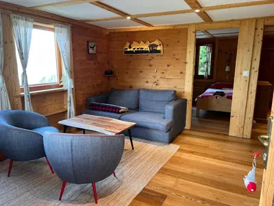Ein Sitzbereich in der Unterkunft Chalet Tannenduft