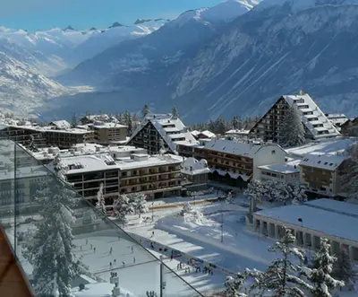 Ein allgemeiner Bergblick oder ein Berglick von des Hotels aus