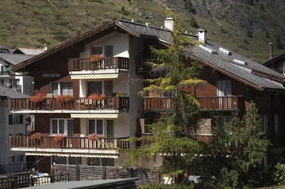 Ein allgemeiner Bergblick oder ein Berglick von der Ferienwohnung aus