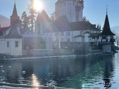 Blick auf einen Fluss in der Nähe des Ferienhauses