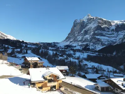 Ein allgemeiner Bergblick oder ein Berglick von der Ferienwohnung aus