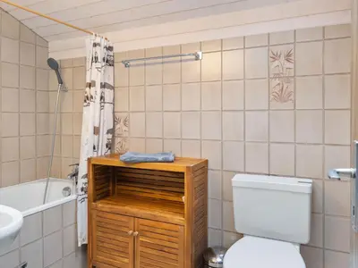 Ein Badezimmer in der Unterkunft Apartment Castello-1 by Interhome