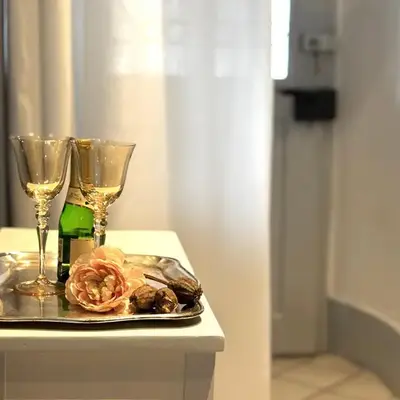Charming Apartment-Walk to Old Town