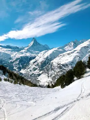 Ein allgemeiner Bergblick oder ein Berglick von der Ferienwohnung aus