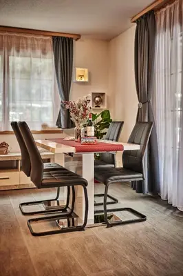 Ein Sitzbereich in der Unterkunft Apartment Breithorn - Charming home - free parking & Wifi