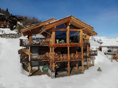 Etoiles des Neiges LUXE & JACUZZI chalet 12 pers by Alpvision Résidences im Winter