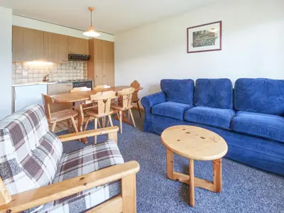 Ein Sitzbereich in der Unterkunft Apartment Hameau D4 by Interhome