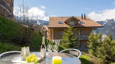 Ein allgemeiner Bergblick oder ein Berglick von der Ferienwohnung aus
