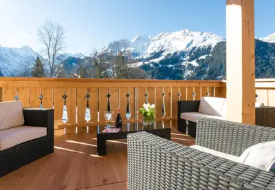 Ein allgemeiner Bergblick oder ein Berglick von der Ferienwohnung aus