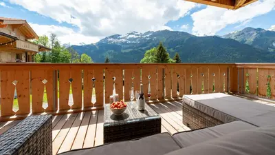 Ein allgemeiner Bergblick oder ein Berglick von der Ferienwohnung aus