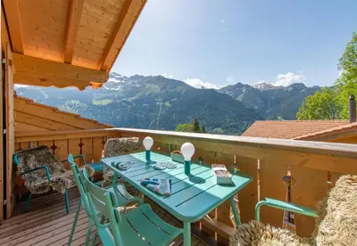 Ein allgemeiner Bergblick oder ein Berglick von der Ferienwohnung aus