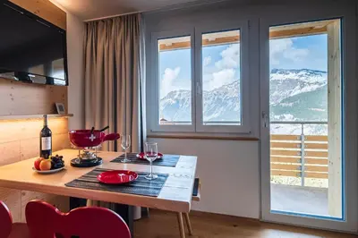Ein allgemeiner Bergblick oder ein Berglick von der Ferienwohnung aus