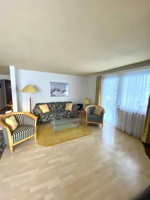 Ein Sitzbereich in der Unterkunft Chalet Alm