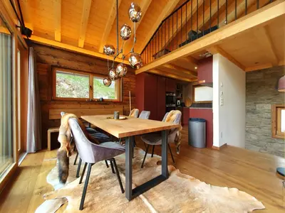 Ein Sitzbereich in der Unterkunft Luxury Chalet Engedi