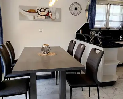 Ein Sitzbereich in der Unterkunft Appartement Lehnbach