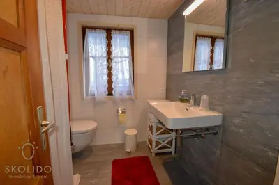 Ein Badezimmer in der Unterkunft Cosy Chalet in Brig-Glis